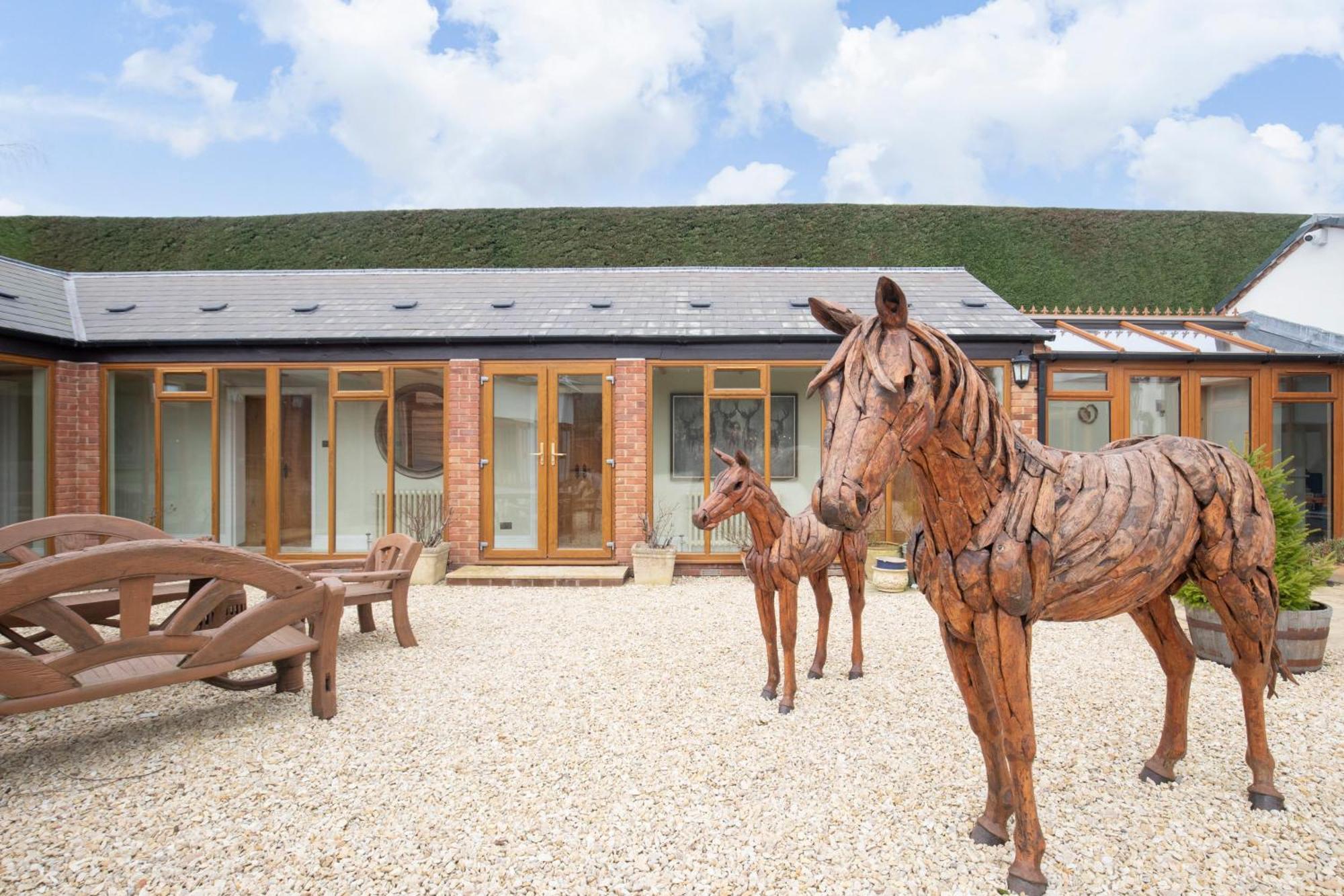 Stable Lodge - Boutique Bed & Breakfast Shurdington Exterior photo