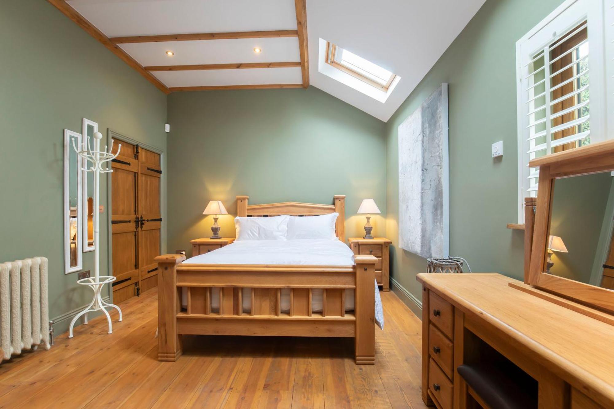 Stable Lodge - Boutique Bed & Breakfast Shurdington Exterior photo
