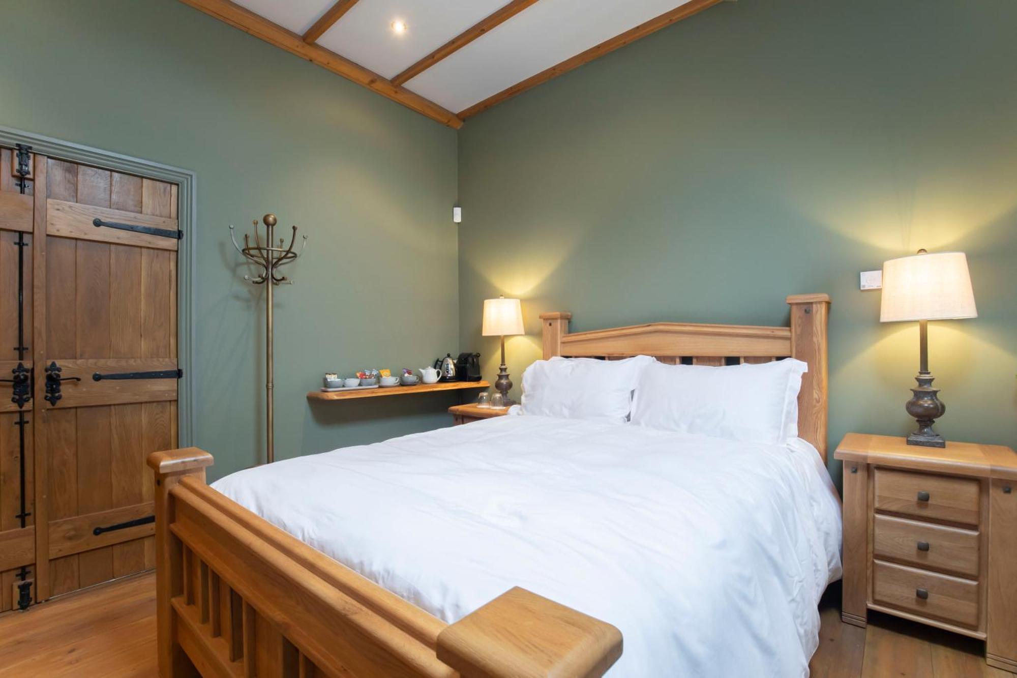 Stable Lodge - Boutique Bed & Breakfast Shurdington Exterior photo
