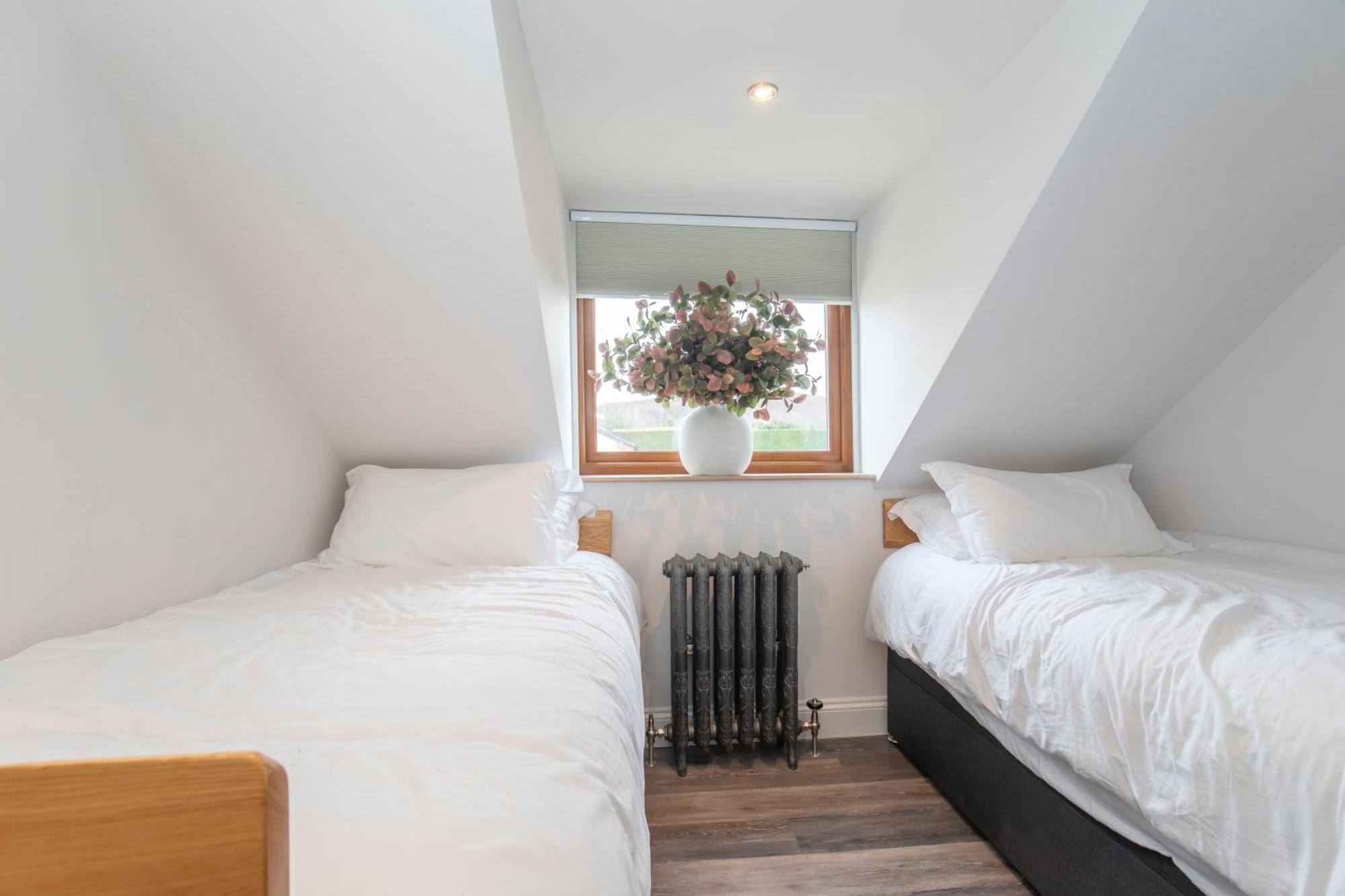 Stable Lodge - Boutique Bed & Breakfast Shurdington Exterior photo